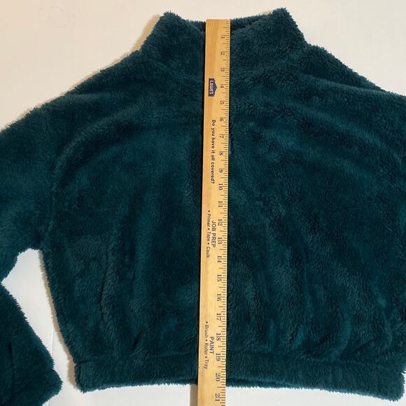 Emerald Green Boxy Crop Top Sweater Sz Medium Comfort Faux Fur Fleece 1/4 Zip - Picture 4 of 10